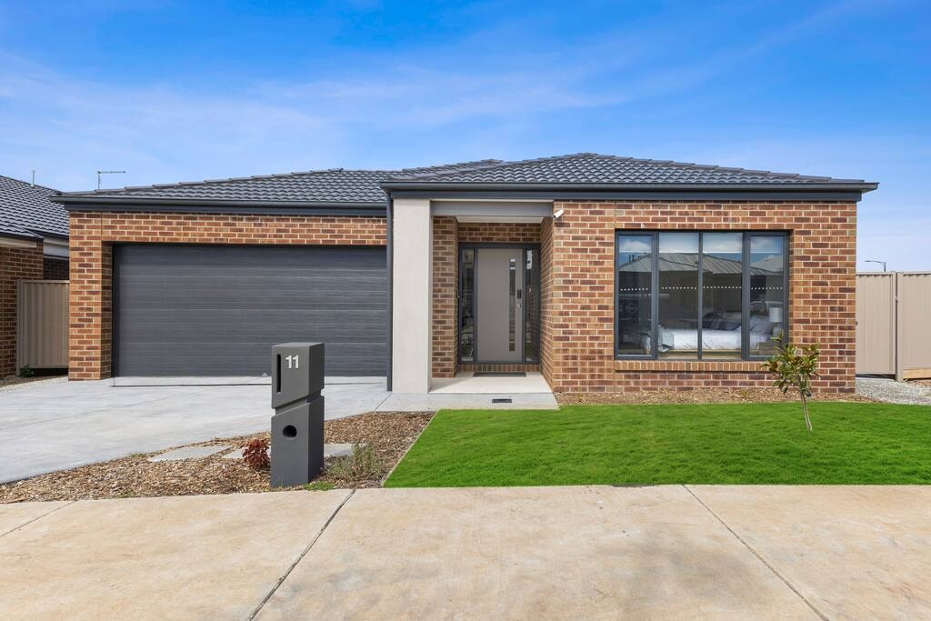 Winter Valley Retreat - Brand new 4 bedroom home! Stay Ballarat - Book your dream vacation home today!