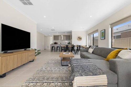 Winter Valley Retreat - Brand new 4 bedroom home! 5 Stay Ballarat - Book your dream vacation home today!