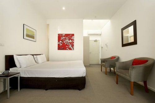 Deluxe North Melbourne Apartment - Apartment 1 5 Plum Serviced Apartments Melbourne