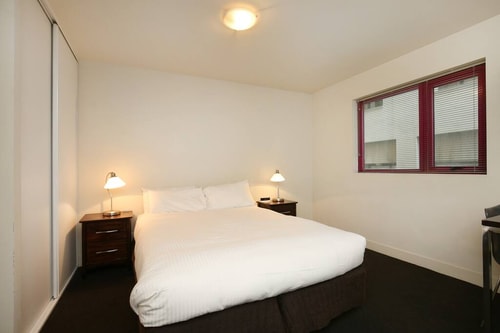 Deluxe Carlton Apartment - Apartment 522 2 Plum Serviced Apartments Melbourne