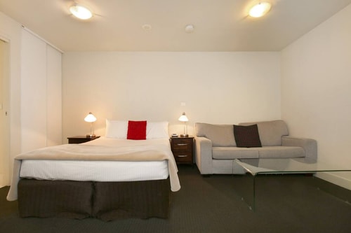 Deluxe Carlton Apartment - Apartment 508 0 Plum Serviced Apartments Melbourne