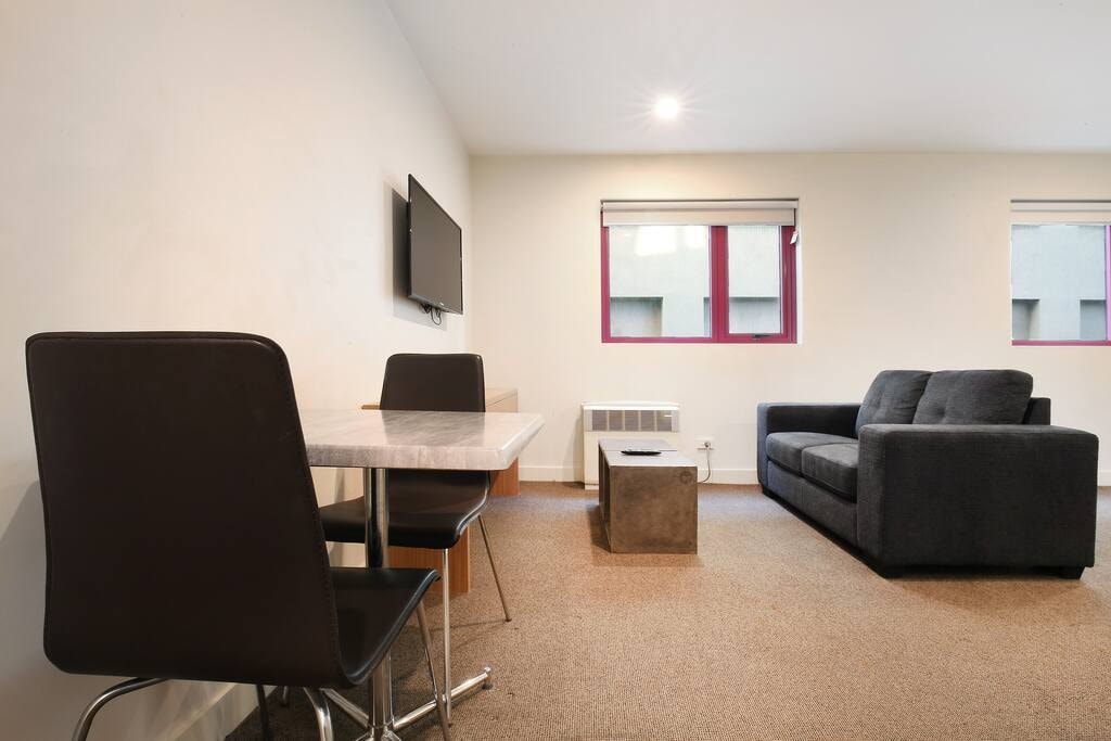 Deluxe Carlton Apartment - Apartment 217 Plum Serviced Apartments Melbourne