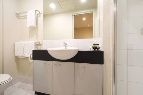 Deluxe Carlton Apartment - Apartment 217 1 Plum Serviced Apartments Melbourne