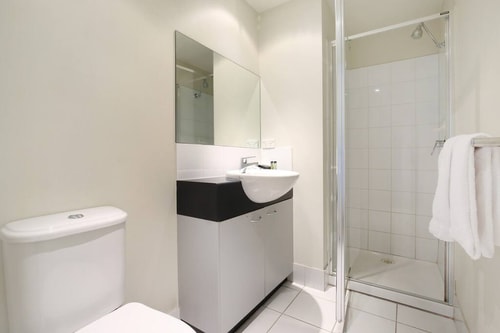 Deluxe Carlton Apartment - Apartment 117 1 Plum Serviced Apartments Melbourne
