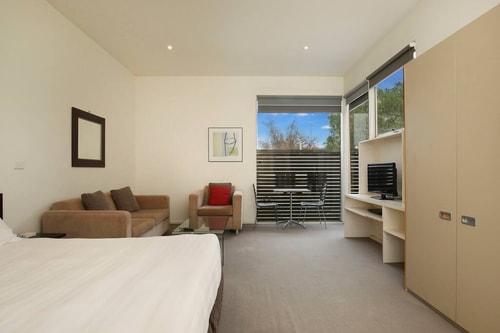 Deluxe North Melbourne Apartment - Apartment 15 5 Plum Serviced Apartments Melbourne