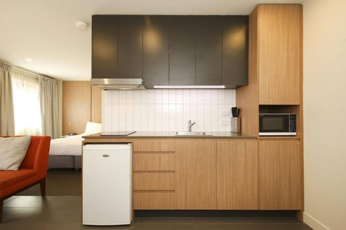 Deluxe Carlton Apartment - Apartment 301 1 Plum Serviced Apartments Melbourne