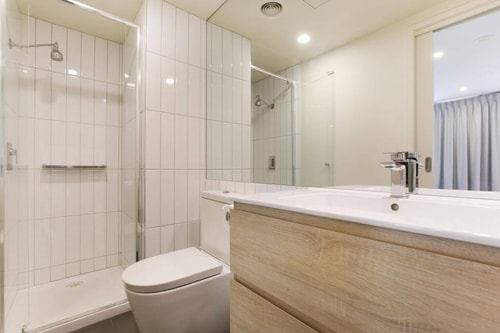 Deluxe Carlton Apartment - Apartment 301 5 Plum Serviced Apartments Melbourne