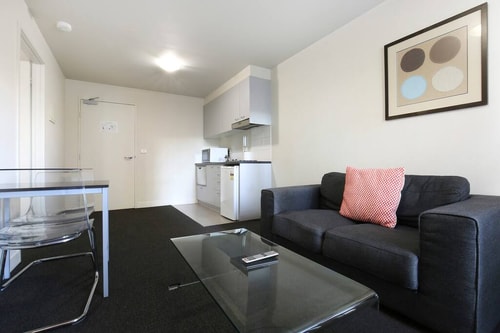 Deluxe Carlton Apartment - Apartment 212 2 Plum Serviced Apartments Melbourne
