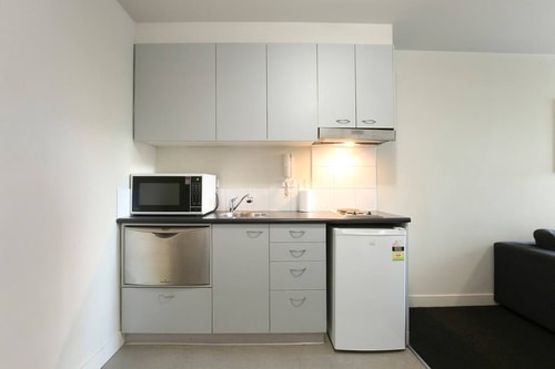 Deluxe Carlton Apartment - Apartment 212 3 Plum Serviced Apartments Melbourne
