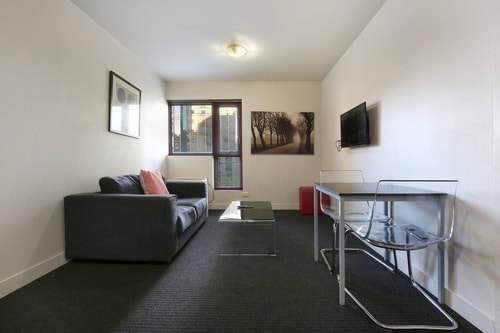 Deluxe Carlton Apartment - Apartment 212 4 Plum Serviced Apartments Melbourne