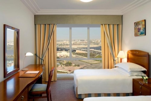 Four Bedroom Apartment Near fashion Club Luxury Bookings