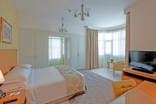 Three Bedroom Apartment Near Dubai Mall Luxury Bookings