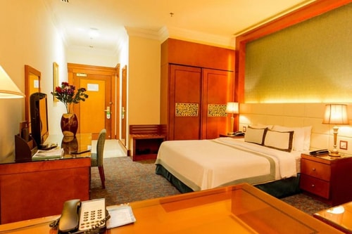 Superior Room Near Carryfood Supermarket Luxury Bookings
