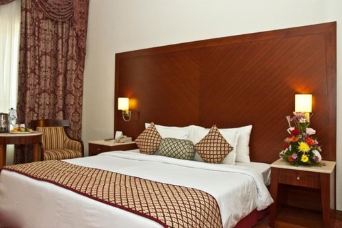 Standard Room Near Burjuman Metro Station Ad Luxury Bookings