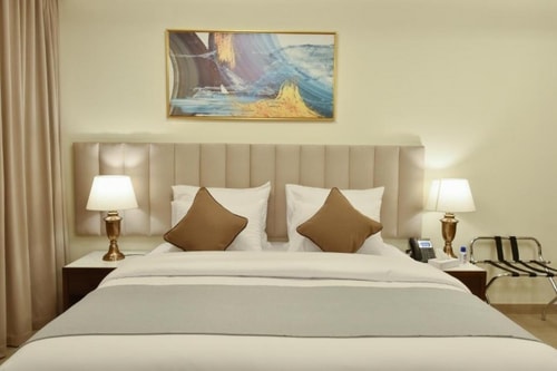 Standard Studio Near In Field Super Market Luxury Bookings