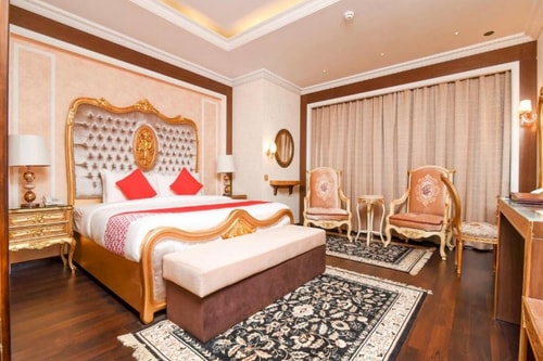 Deluxe Suite Near Grove Village By Luxury Booking Luxury Bookings