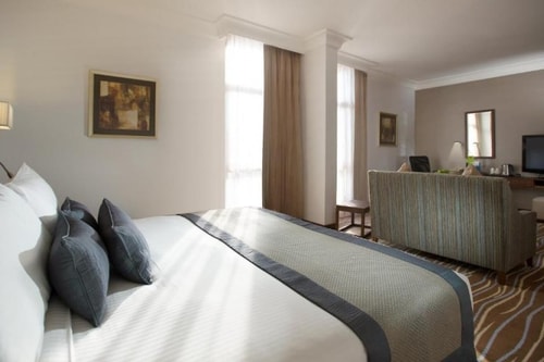 Deluxe Room Near Capital Park By Luxury Bookings Luxury Bookings