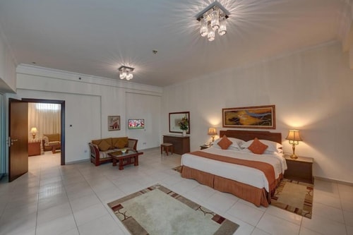 Three Bedroom Apartment Near Marina Scape Mall Ab Luxury Bookings