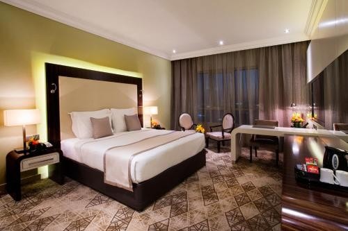 Classic King Room Near Mall Of Emirates Ab Luxury Bookings