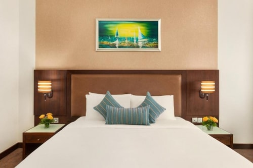 King Room Near To Reef Mall By Luxury Bookings Luxury Bookings