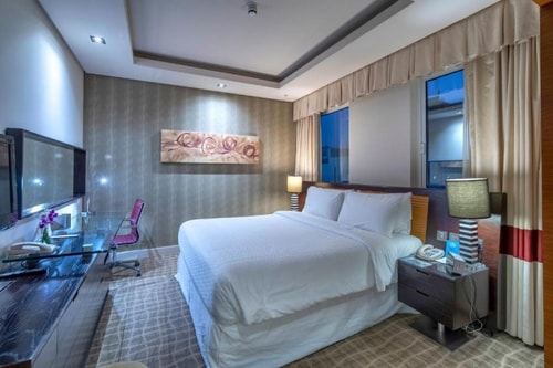 Classic Room Near Sharaf DG Metro Station by LB Luxury Bookings
