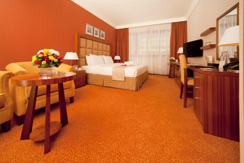 Executive Suite Near Plant Exhibition Garden Luxury Bookings