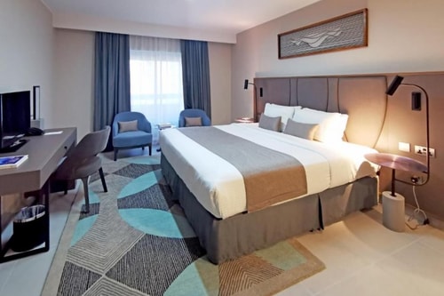 Executive Suite Near Nakheel Osais Luxury Bookings