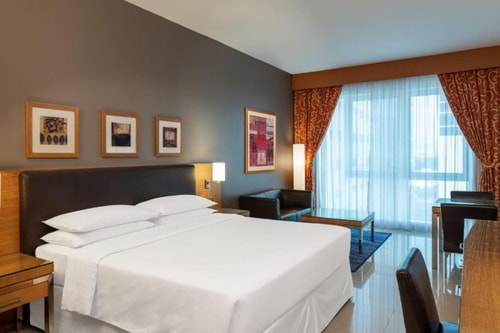 Classic King Room Near Sharaf DG Metro Luxury Bookings