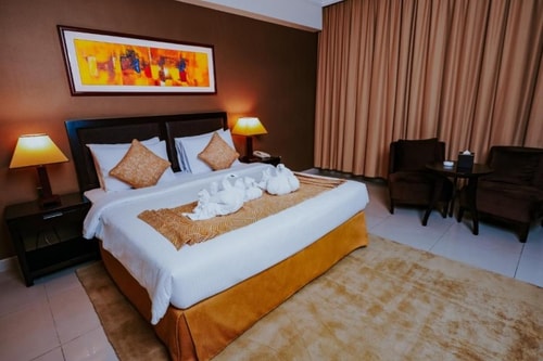 Executive Suite Room Near to Delma Park Luxury Bookings
