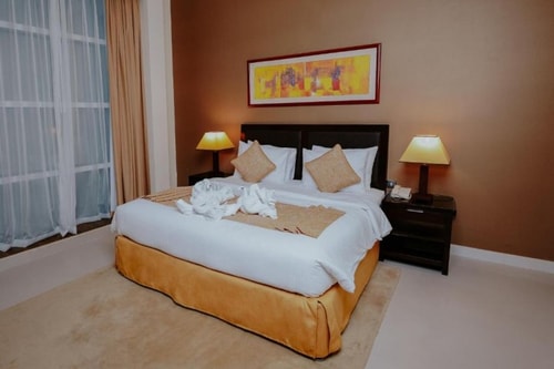 Deluxe King Room Near to Delma Park Luxury Bookings