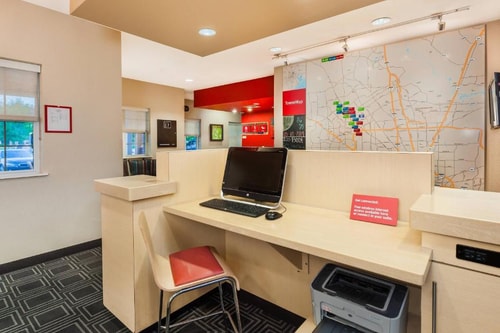 Queen Studio With Sofa Bed Near Planet Fitness HOU 9 Luxury Bookings