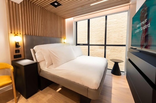 Queen Room Near Hasanah Centre LON 3 Luxury Bookings