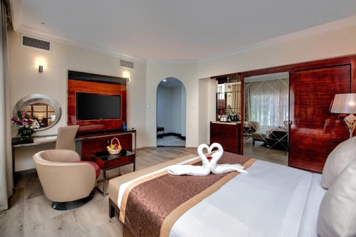 Deluxe King Or Twin Room Near Ansar Mall 2 Luxury Bookings