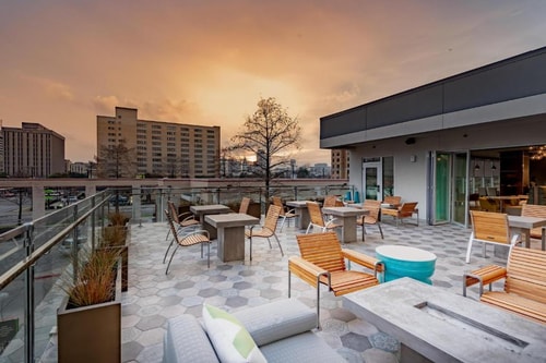 King Room Near Chipotle Mexican Grill DAL 12 Luxury Bookings