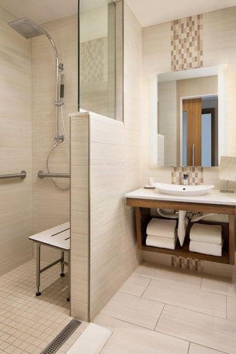 Guest Room Near Speed Burgers and More DAL 4 Luxury Bookings