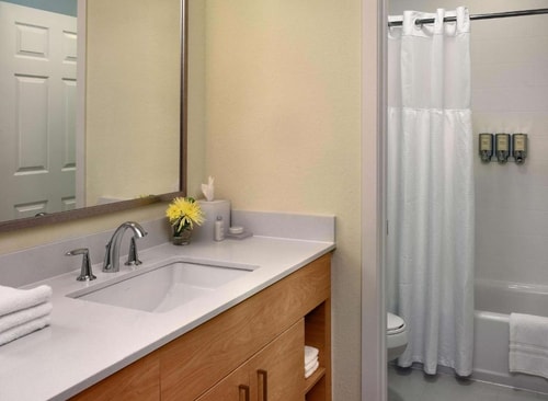 King Studio Near Museum of Illusions Houston HOU 3 Luxury Bookings