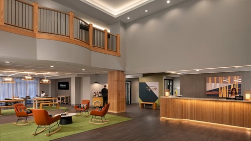 King Room Near Tradesmen International HOU 4 Luxury Bookings