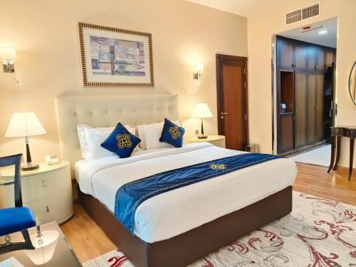 Premium King Room Near City Down Mini Mart Dubai Luxury Bookings