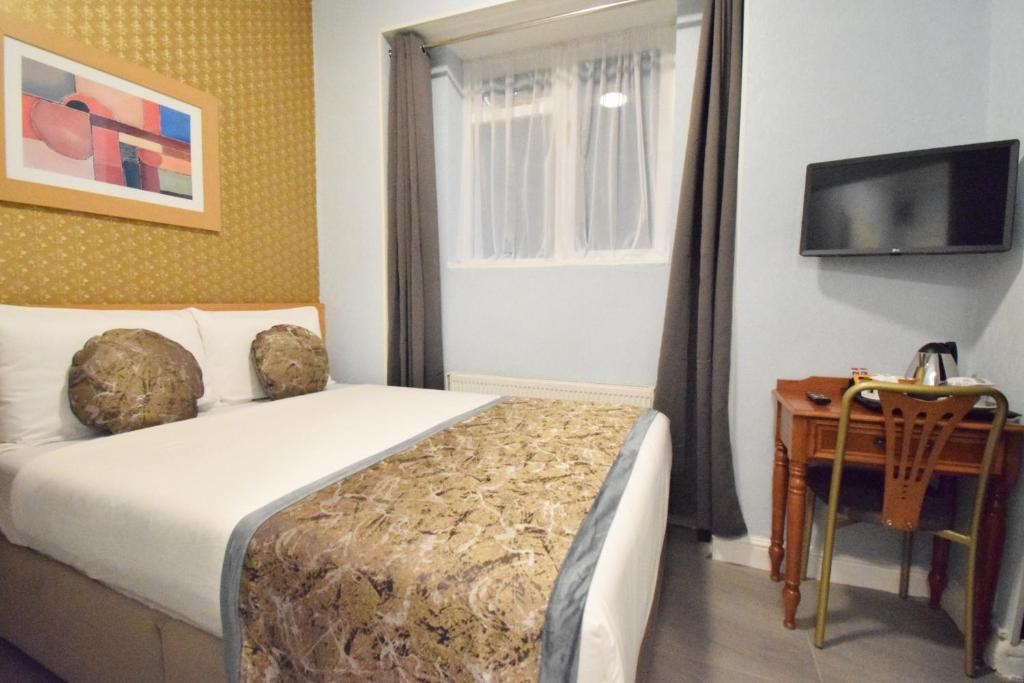 Double Room Near Leinster Square Gardens LON Luxury Bookings