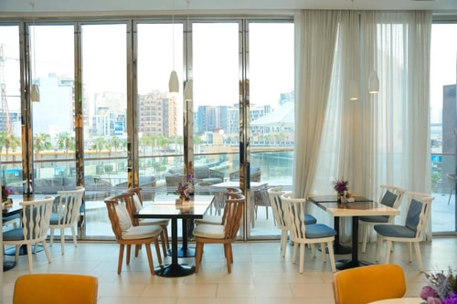 Standard Room Near Niloofar Tower Al Jaddaf 15 Luxury Bookings