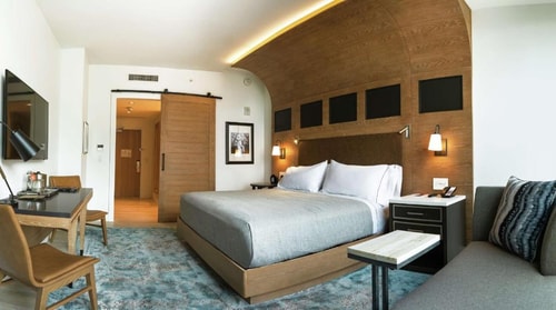 King Room Near Burger Academy DAL 2 Luxury Bookings