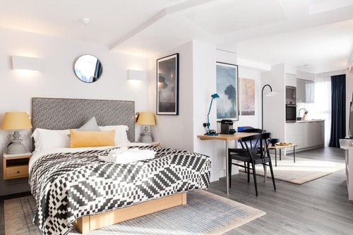Double Studio Near Wakefield Gardens LON 7 Luxury Bookings