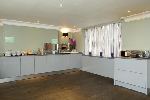 Double Or Twin Room Near Royal Mail Postbox LON 11 Luxury Bookings
