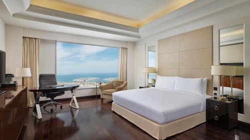 Executive King Suite Near World Trade Center Metro 1 Luxury Bookings