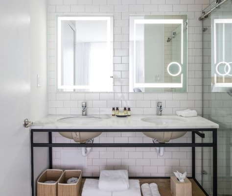 Standard Queen Room Near State of Yoga MIA 4 Luxury Bookings