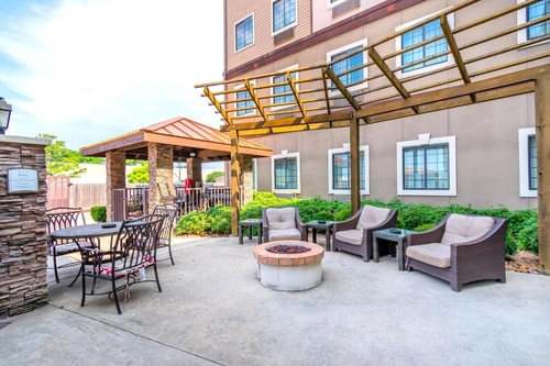 Queen Studio Suite Near Thorne Stadium HOU 13 Luxury Bookings