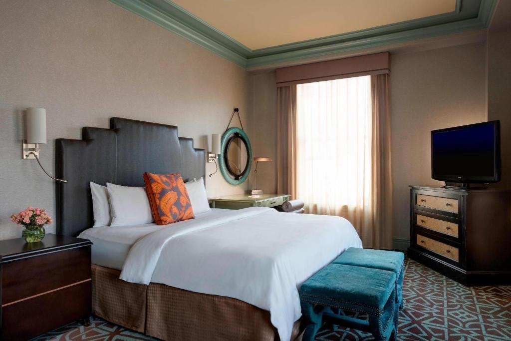 Queen Room Near To Market Square Park HOU Luxury Bookings