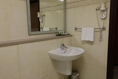 One Bedroom Apartment Near Bur Juman Mall 12 Luxury Bookings