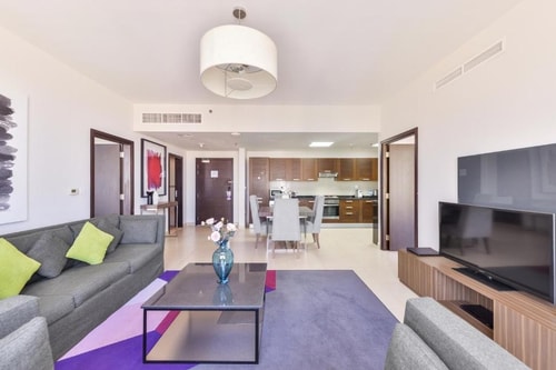 Deluxe Two Bedroom Apartment Near Park Place Tower 8 Luxury Bookings