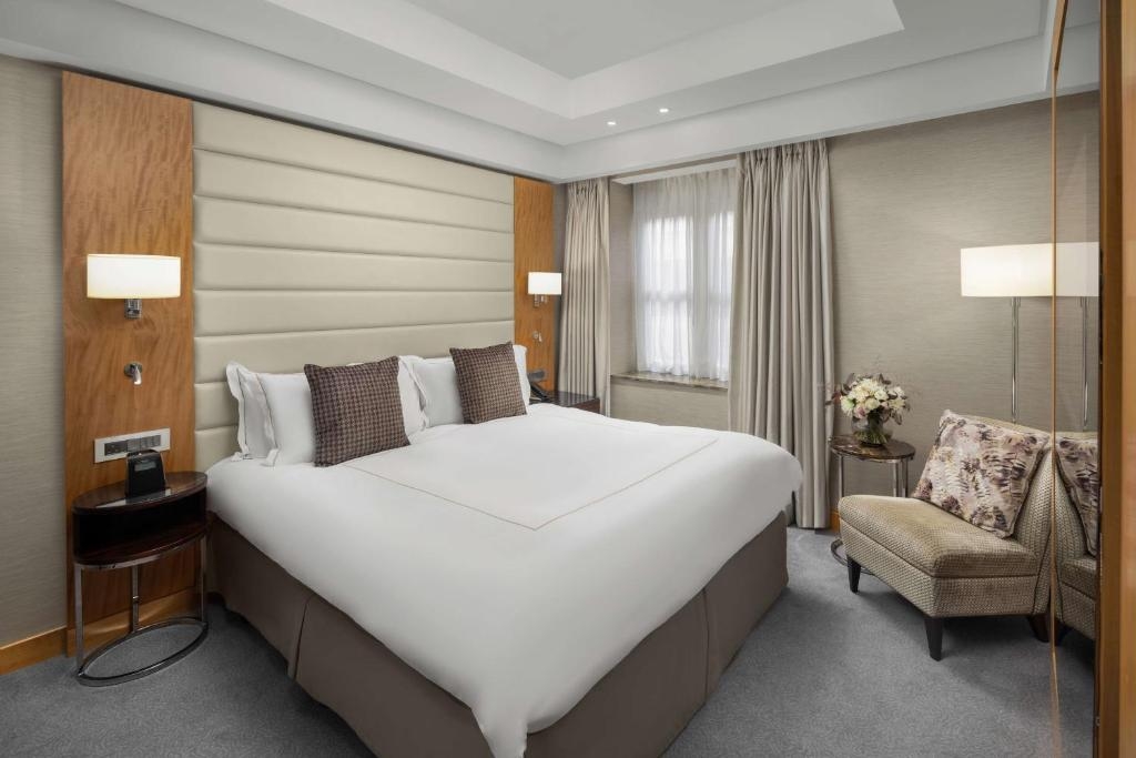 Superior King Or Twin Room Near St James Park LON Luxury Bookings